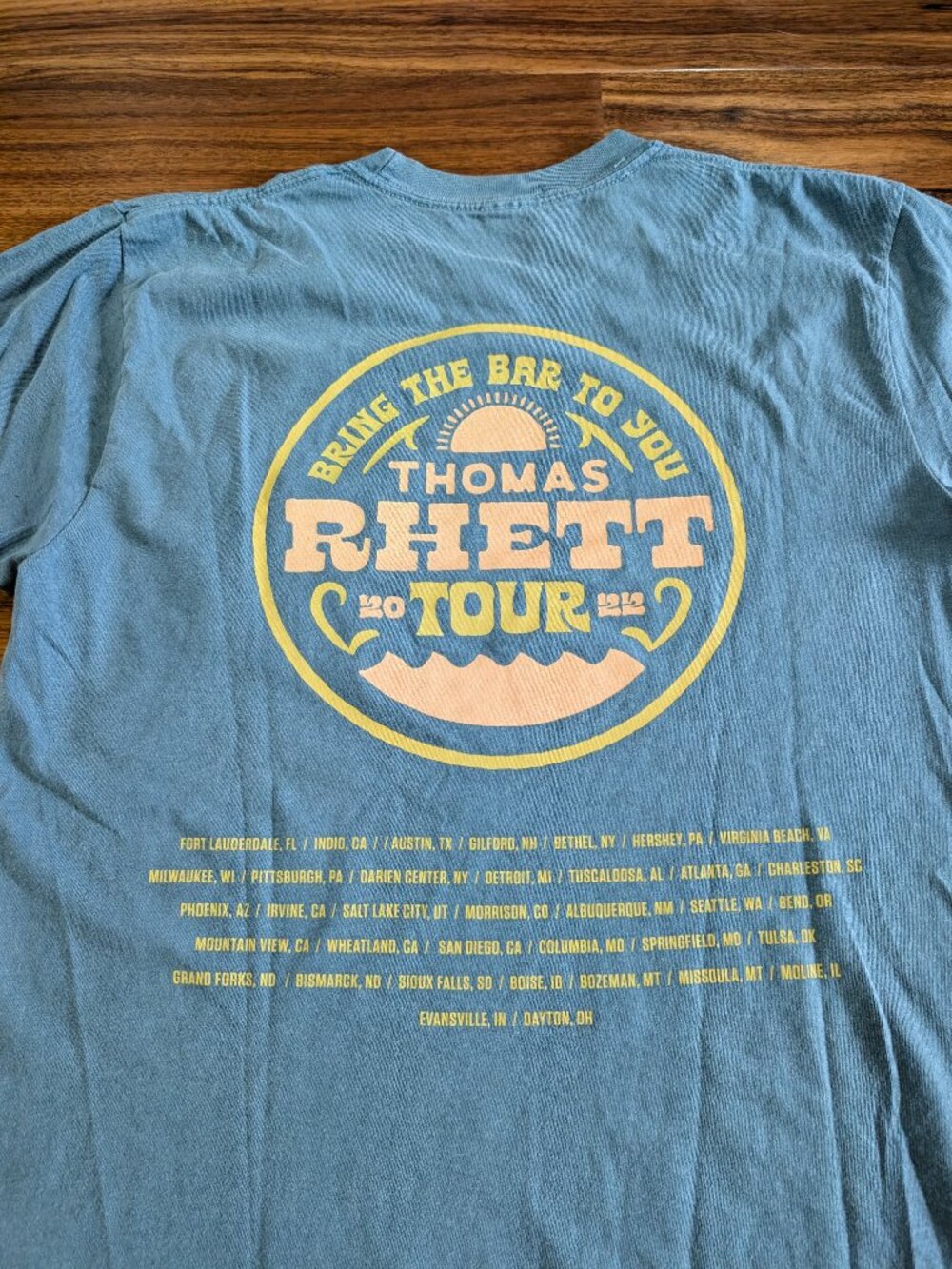 2022 Tour Bring The Bar To You Thomas Rhett Official Merch Blue Shirt Size M Gr - Picture 6 of 9